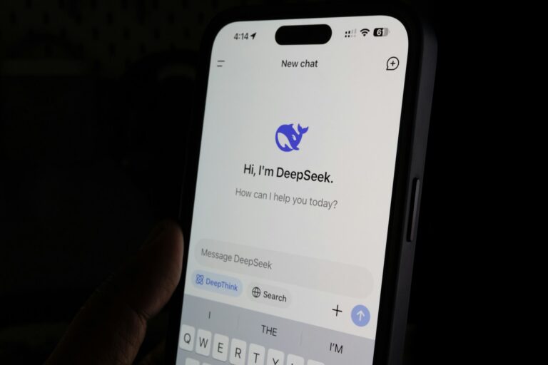Read more about the article Deepseek R1 bemutatása: korszakalkotó mesterséges intelligencia egyetlen GPU-n futtatva