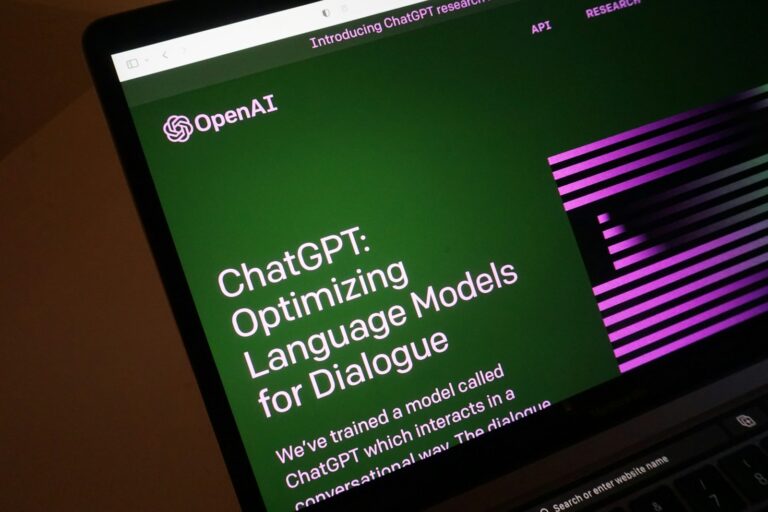 Read more about the article A ChatGPT fejlődése, alkalmazási területei és jövőbeli lehetőségei